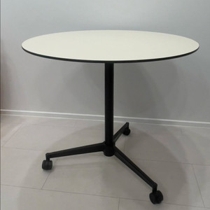 디아크 접이식 테이블 (지름90cm) 이미지