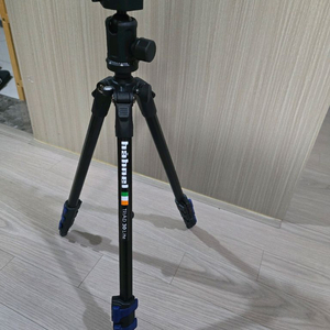 하넬(Hahnel)의 TRIAD 30 Lite 마그네슘합금 전문가용 4단 삼각대