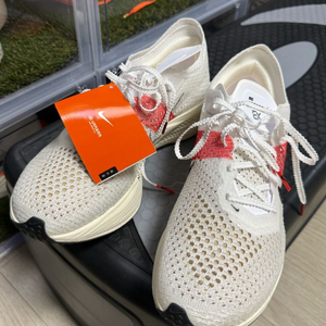 [새제품 택있음] 나이키 베이퍼플라이 넥스트 %3 킵초게 이미지