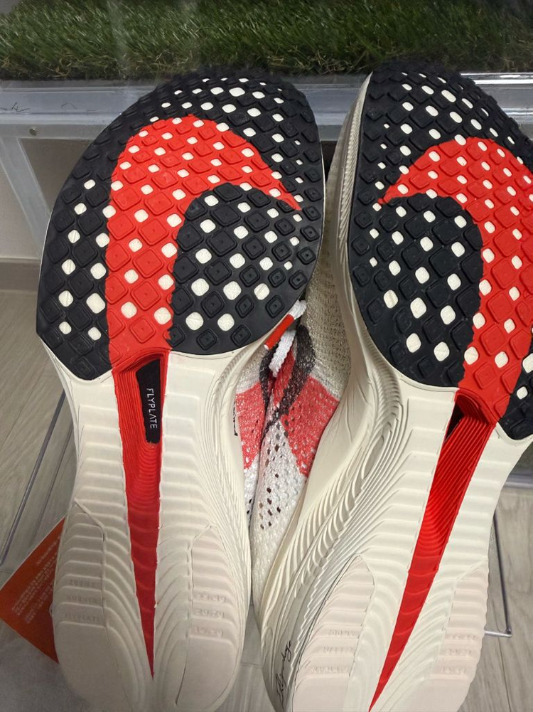 [새제품 택있음] 나이키 베이퍼플라이 넥스트 %3 킵초게 이미지