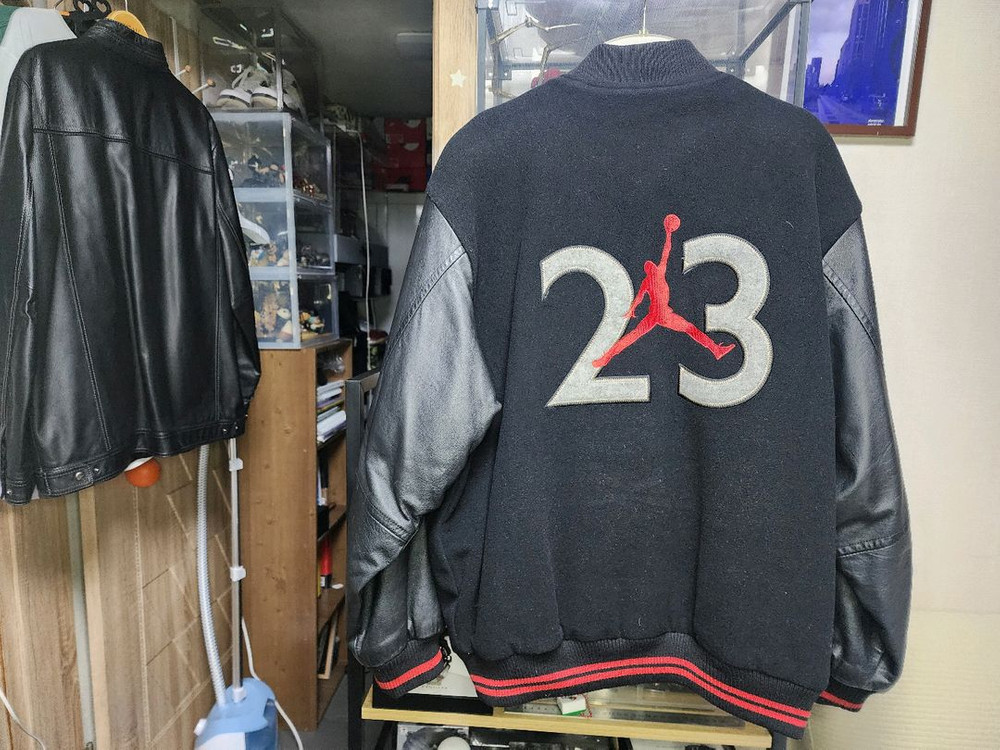 나이키 조던23바시티 자켓입니다.올드모델 100사이즈--1