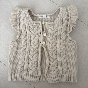 슈슈앤크라 니트 프릴 베스트 18M