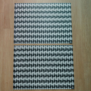 식탁 테이블 매트 깔개 / 칠리위치 화이트 블랙 이미지