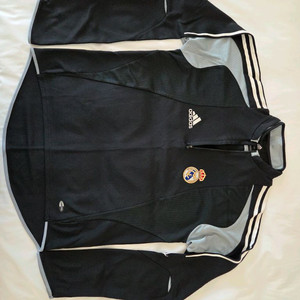 04-05 레알 마드리드 트레이닝 탑 TRG 100 신품 팝니다