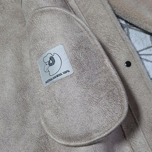 BCBG 양모 무스탕 판매합니다