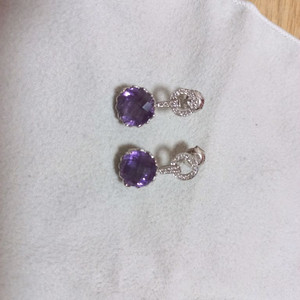 이에스돈나 쿠론느 자수정 귀걸이