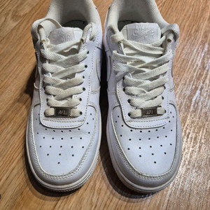 나이키 흰운동화 225미리미터