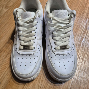 나이키 흰운동화 225미리미터