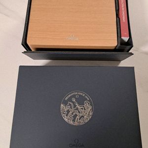 오메가 씨마스터 원목 시계케이스 박스팝니다 이미지
