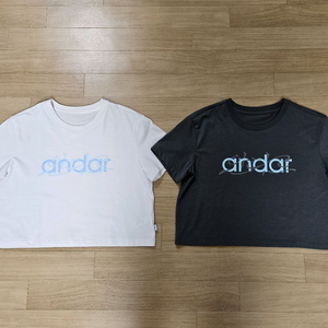 안다르 에어리센셜 레터링 크롭티 S사이즈 2종