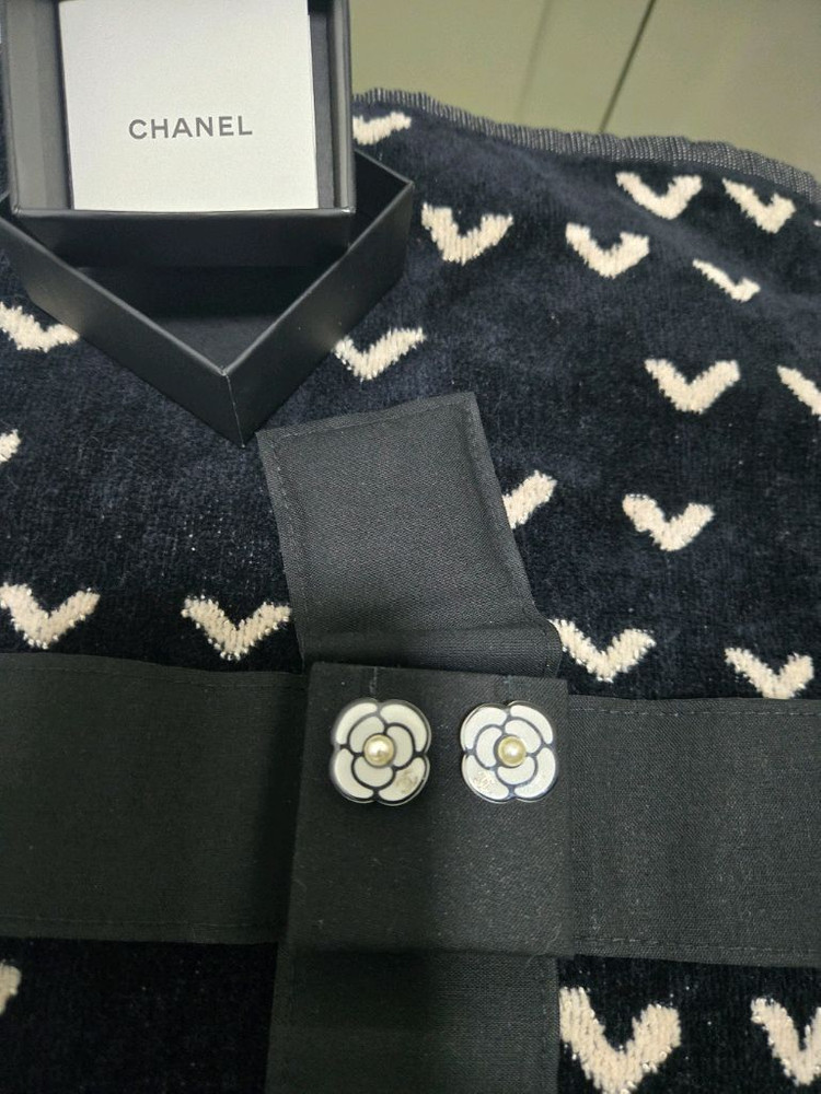 샤넬 까멜리아 진주귀걸이 가격내려요--1