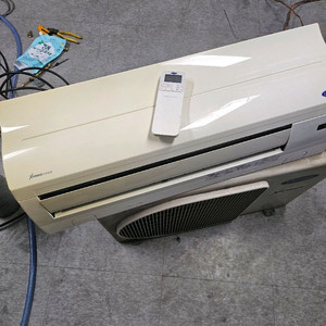 9평 캐리어 냉난방 벽걸이 팝니다.