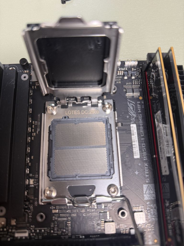 Asus rog strix B850-i gaming wifi 팝니다--7