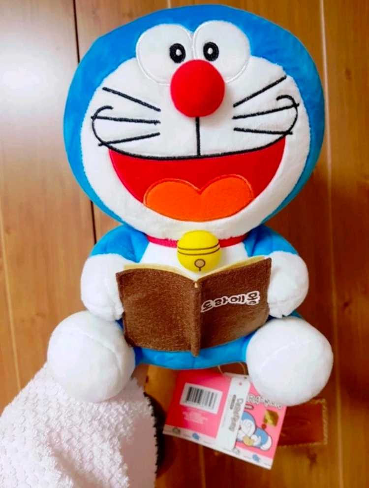 헬로키티 & 도라에몽 인형 세트 이미지