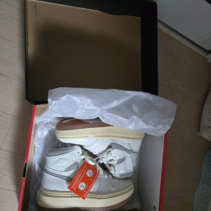 새상품) 나이키 에어 조던1 엘리베이트 255