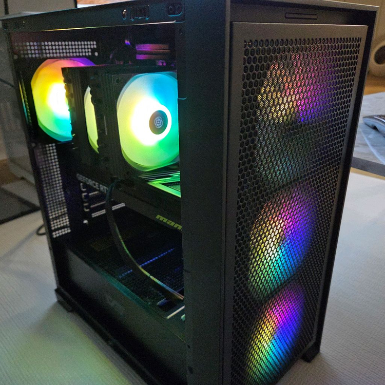 7800x3d rtx5070 컴퓨터--0