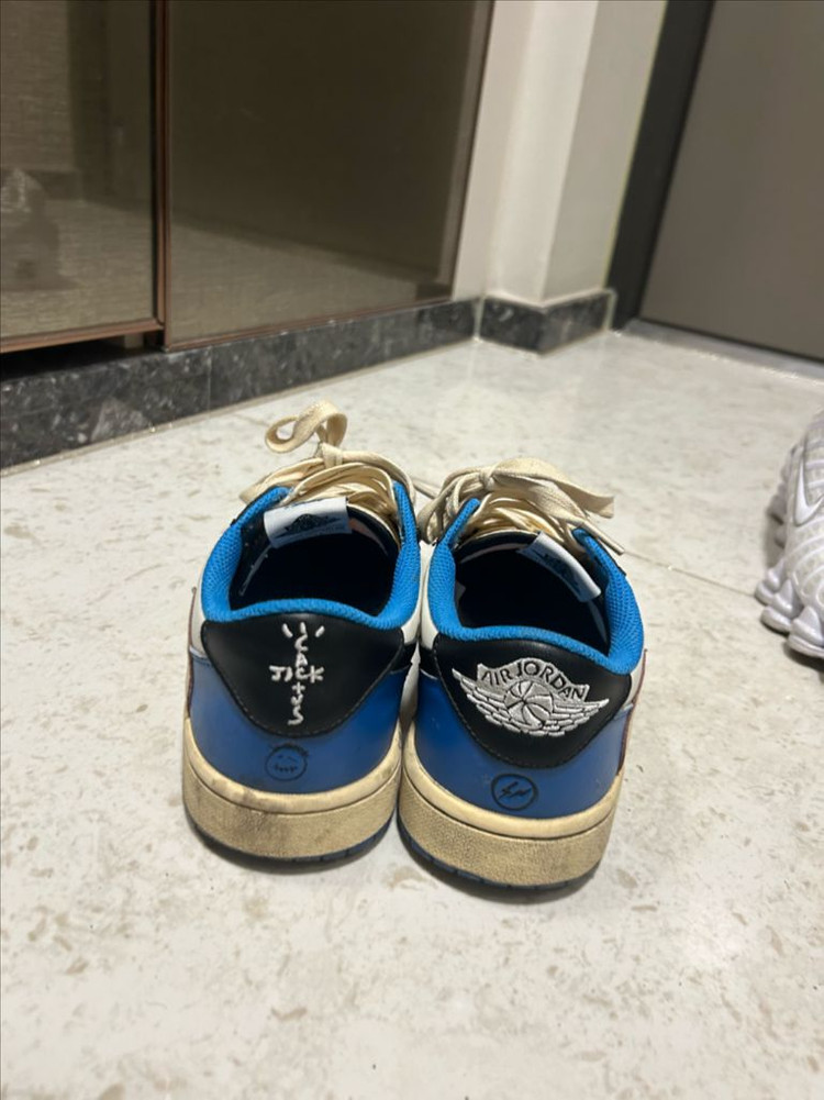 조던1 트레비스 스캇 275 이미지