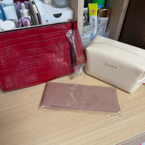 에스티로더 오휘 뮤드 파우치