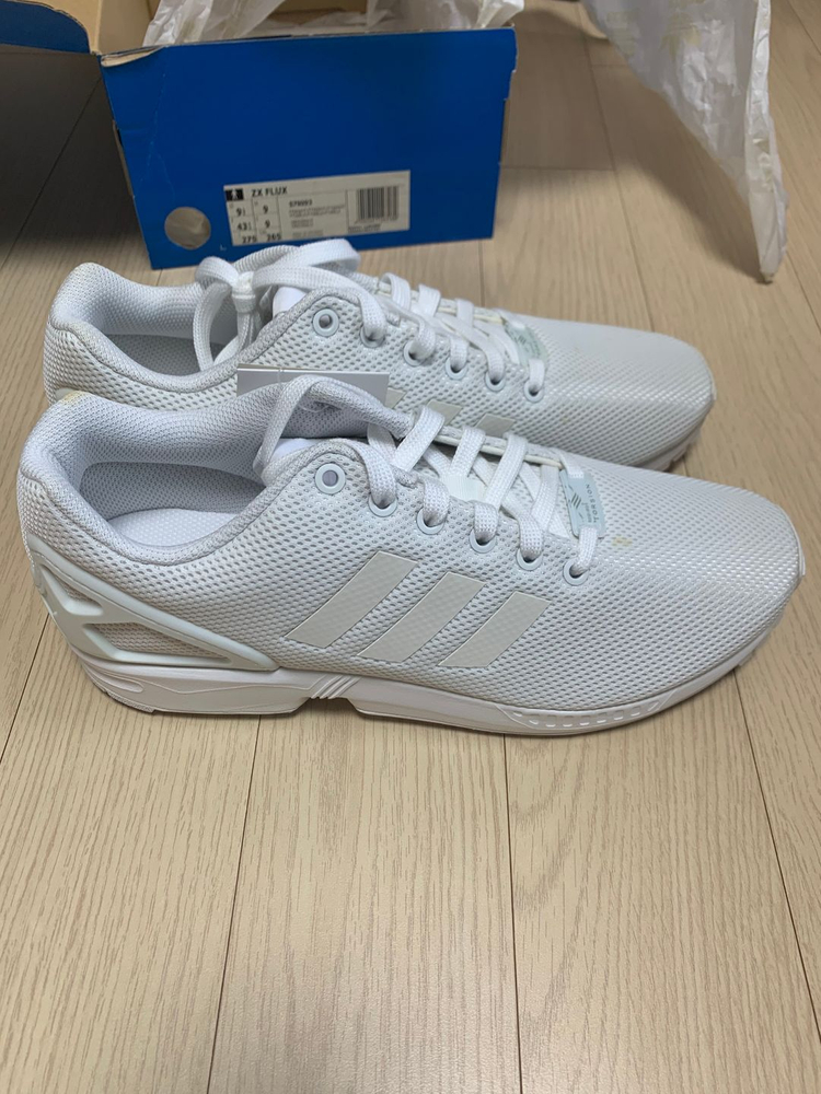 [275] 아디다스 흰색 운동화 이미지