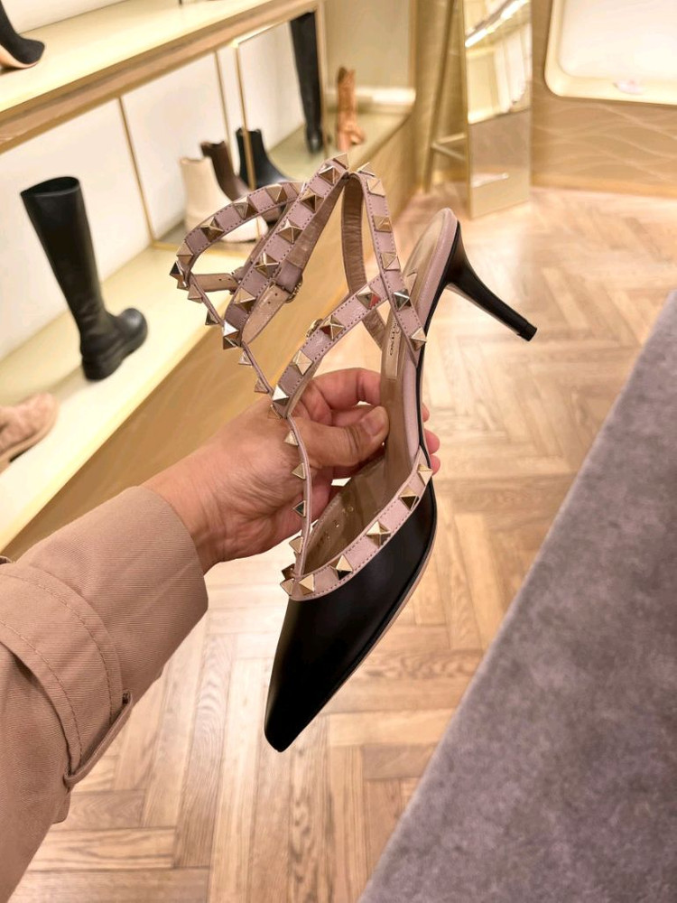 발렌티노 락스터드 스트랩힐(블랙,6.5cm)235--4