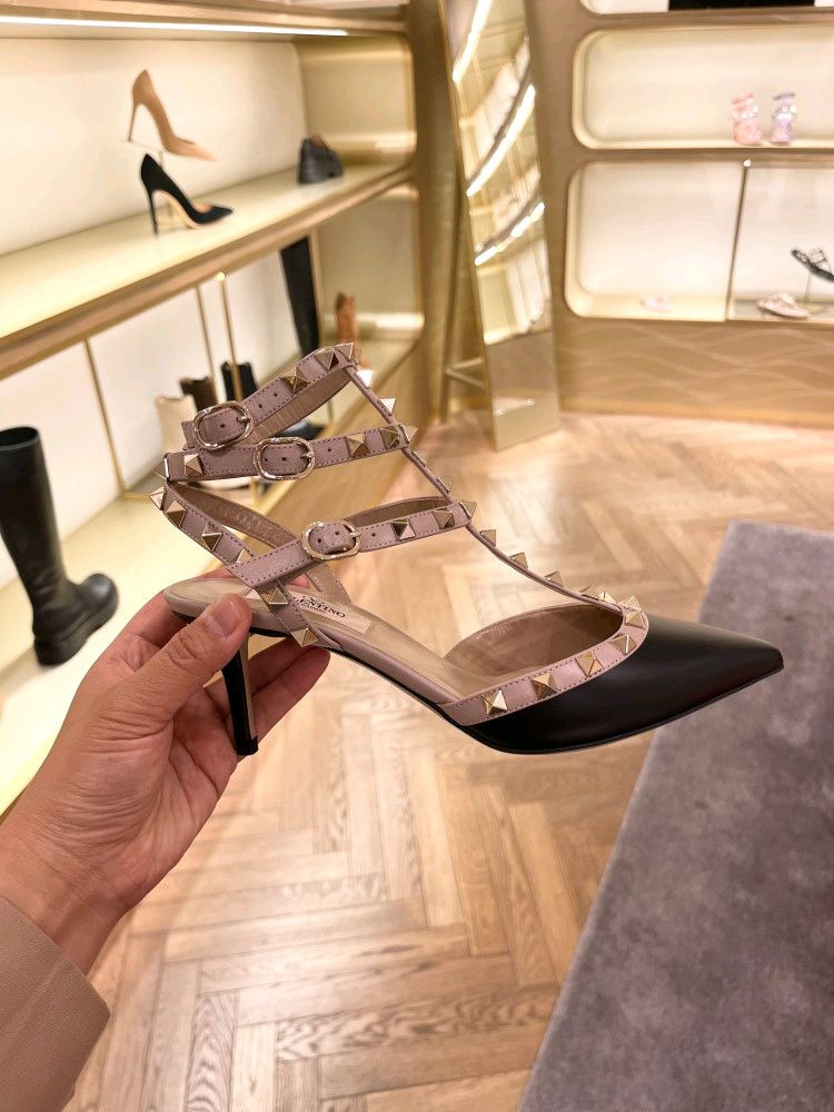 발렌티노 락스터드 스트랩힐(블랙,6.5cm)235--9