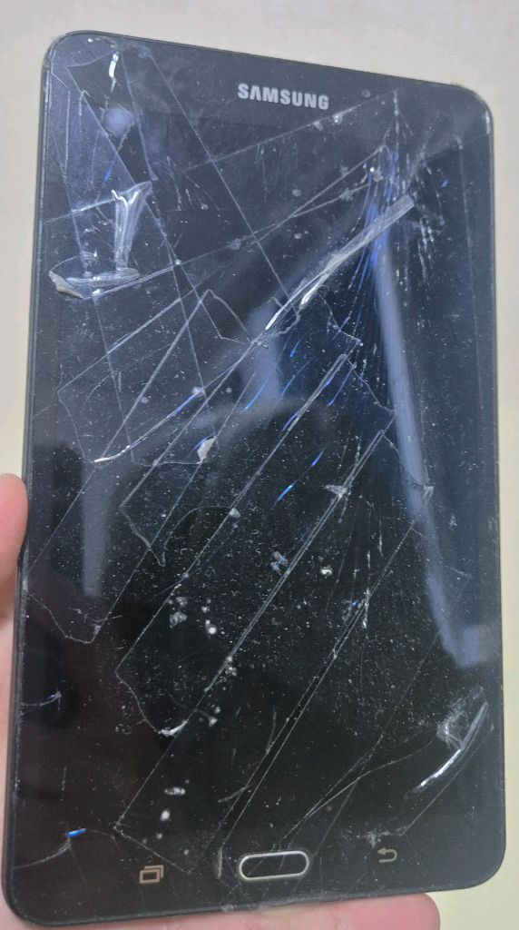 갤럭시탭A6(SM-T280) 액정파손 등--1
