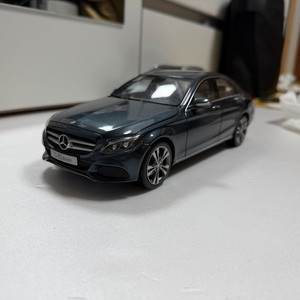 벤츠 C클래스 1:18 다이캐스트 모형(박스O)