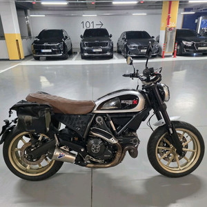 두카티 스크램블러 팔아요 이미지