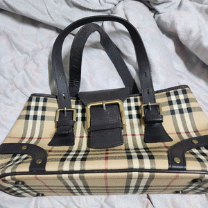 체크 패턴 핸드백