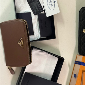 프라다 사피아노 브라운 장지갑(SS급)