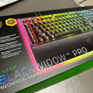 레이저 키보드 Razer BlackWidow V4 Pro 오렌지축 풀배열 미사용 새제품