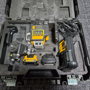 디월트 DCE089D1G-KR + 신콘 미세조절 베이스