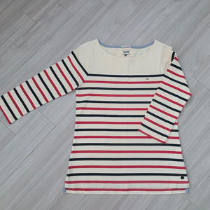 타미힐피거 스트라이프 니트 (거의 새상품)