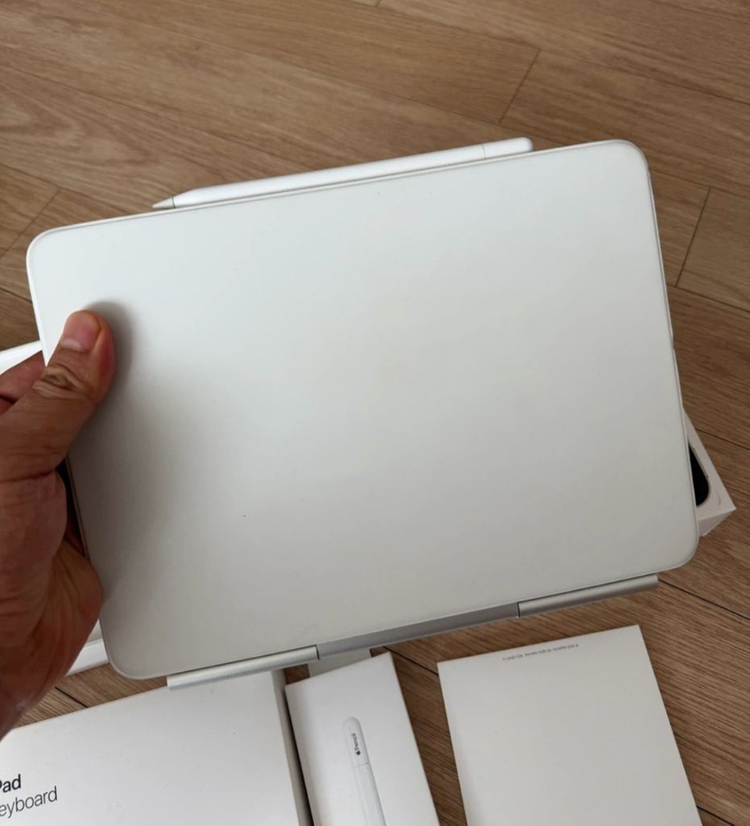 아이패드 에어11인치 M3 셀룰러(애케플) + 매직키보드 + 애플펜슬(C타입)--3