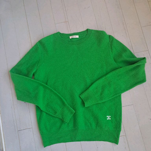 셀린느의 그린 니트입니다