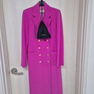 모조에스핀 자주색상 코트