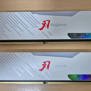 킹뱅크 DDR5 32GB 7600MHz 화이트 RGB 하이닉스 A다이 램