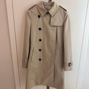 판교현백구매 버버리 켄싱턴 트렌치코트 베이지 17/38(여성66)