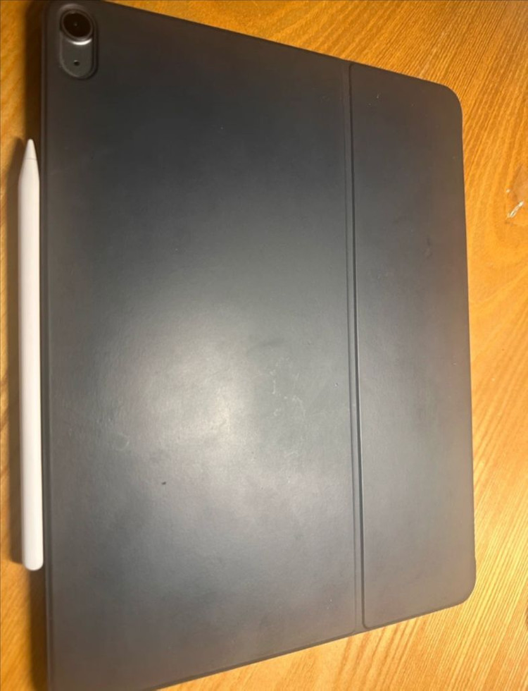 아이패드에어 13 m3 셀룰러256 + 폴리오키뷰드 이미지