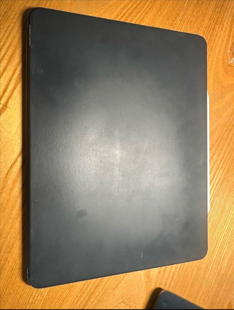 아이패드에어 13 m3 셀룰러256 + 폴리오키뷰드 이미지