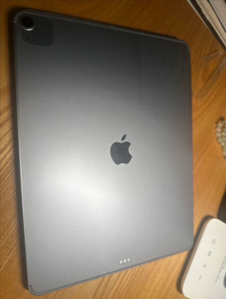 아이패드에어 13 m3 셀룰러256 + 폴리오키뷰드 이미지