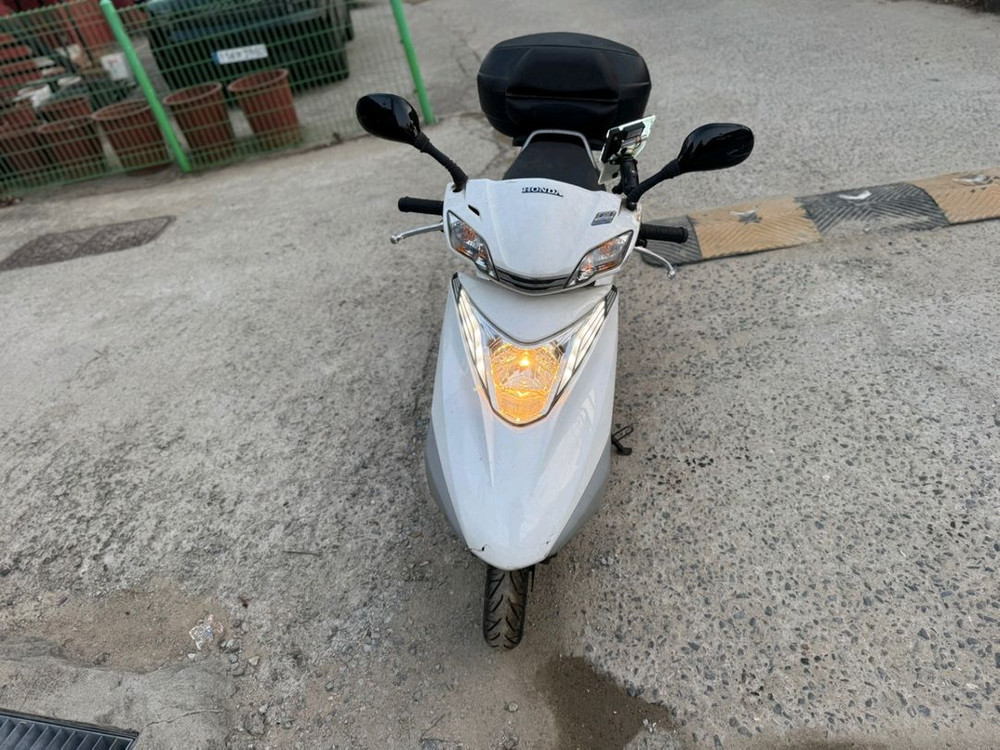 혼다 scr110 19년형 화이트컬러 판매합니다--2