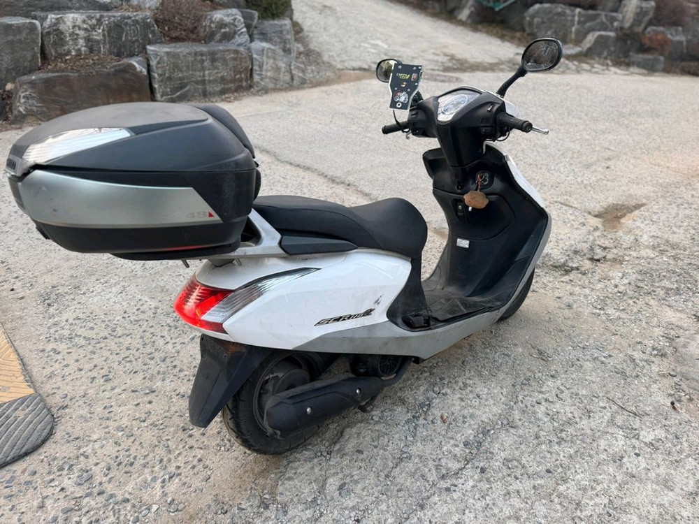 혼다 scr110 19년형 화이트컬러 판매합니다--4