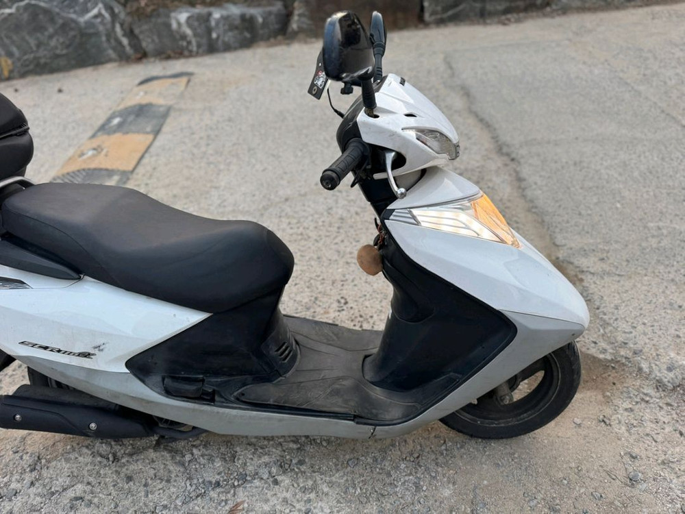 혼다 scr110 19년형 화이트컬러 판매합니다--6