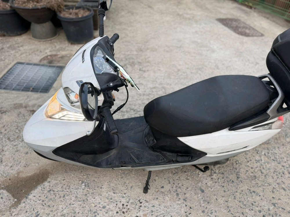 혼다 scr110 19년형 화이트컬러 판매합니다--7