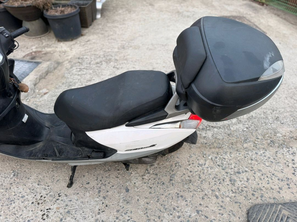 혼다 scr110 19년형 화이트컬러 판매합니다--8