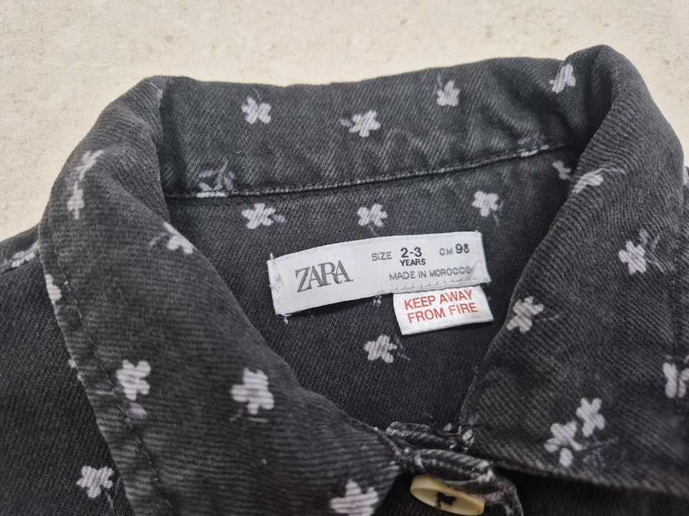 자라 여아 잔꽃 흑청 셔츠 2-3y--2
