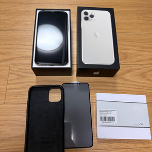 아이폰 11프로 실버 512GB + 케이스 세트 이미지