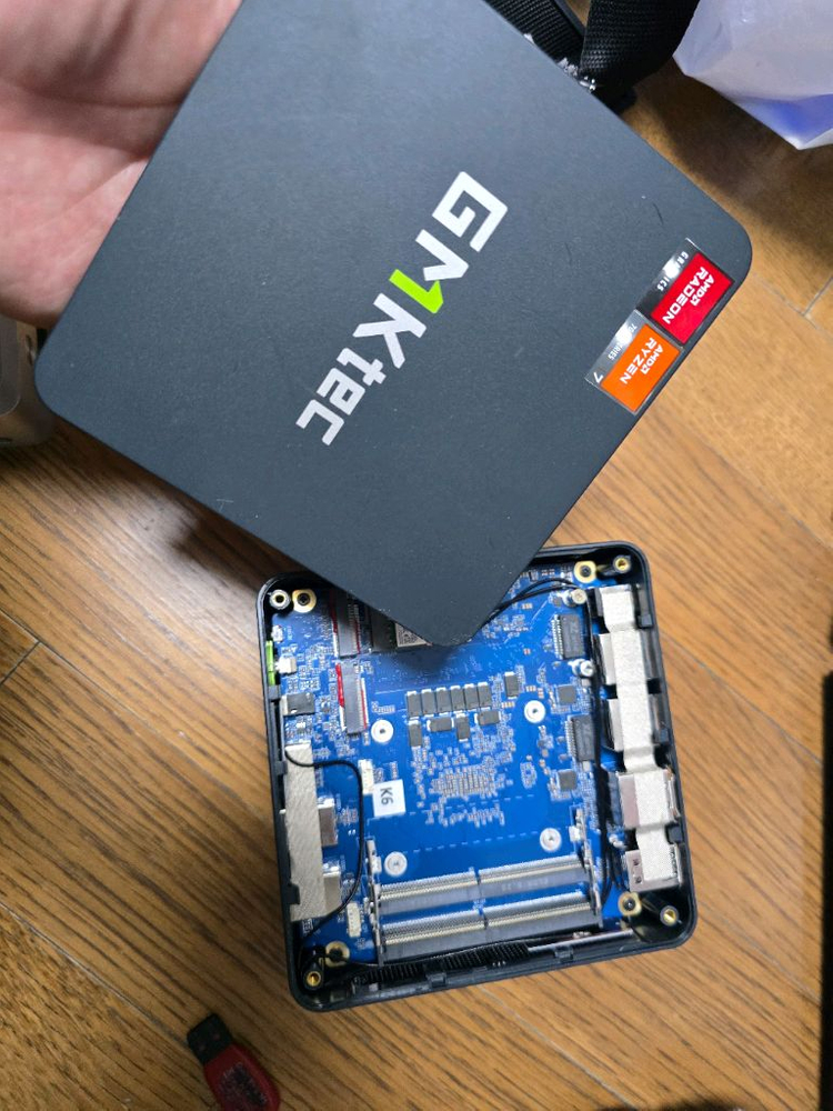 gmktek 미니PC K6 7840HS 베어본 이미지