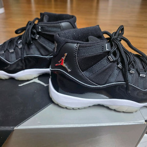 나이키 조던11 레트로 주빌리 265 이미지